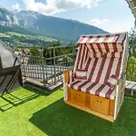 Edelweiss Schlosswohnung Апартаменты *